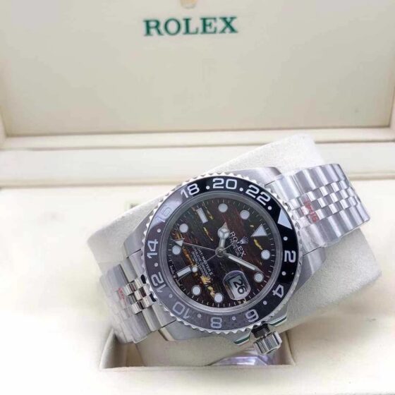 Tiger Iron stone dial with Jubilee bracelet detail